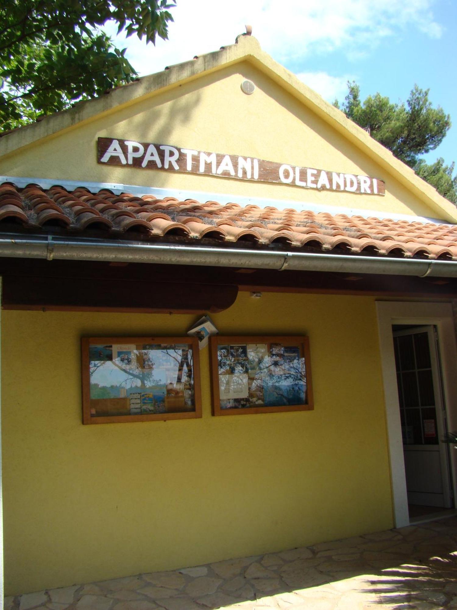 Villas Oleandri 韦伯斯卡 外观 照片